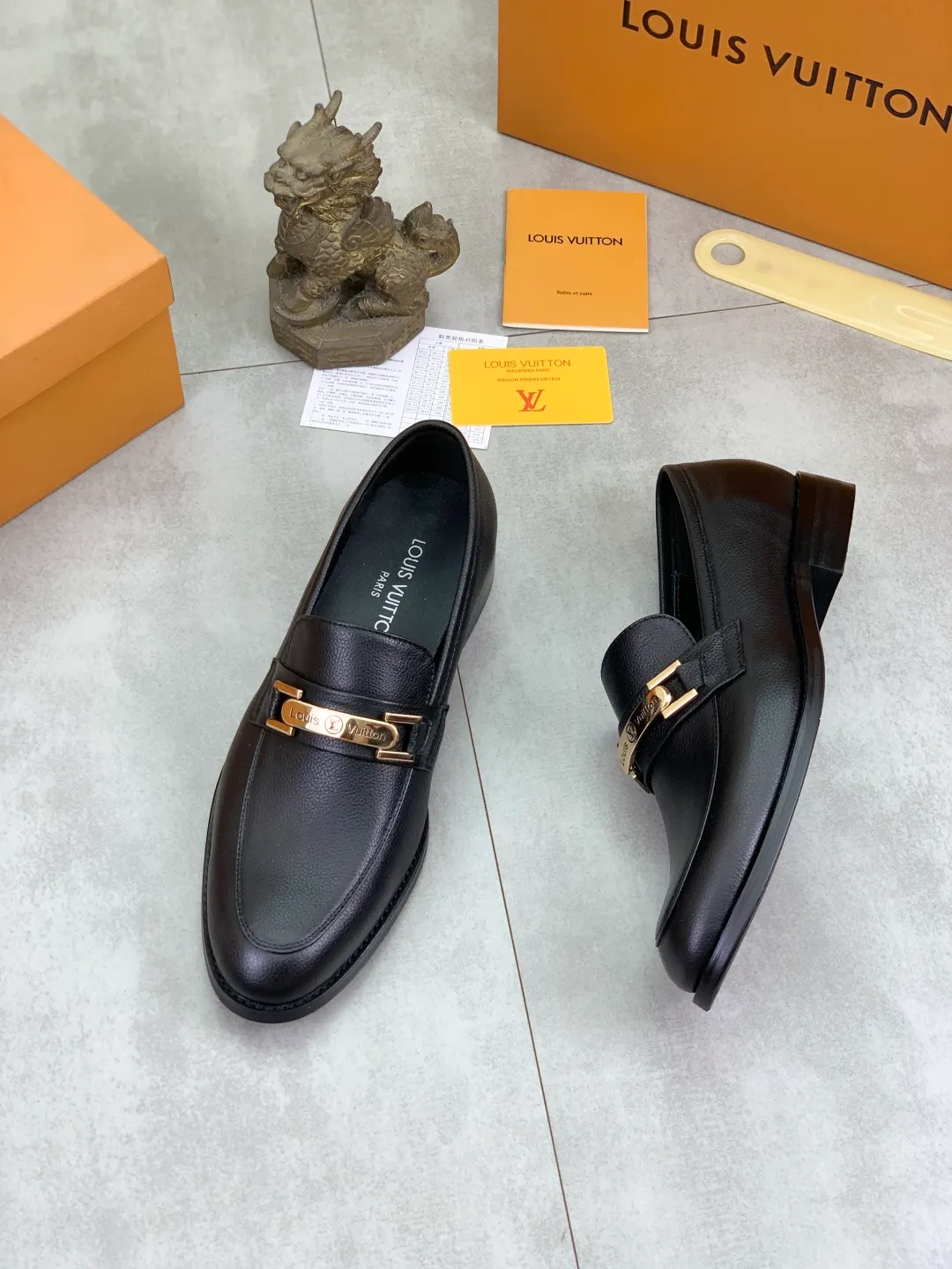 Men's Men's Shoes 💰P420 [New Style] 💰Yangli💎💎💎[Louis Vuitton] LV high-end men's formal business leather shoes, original order 1:1! Original imported calfskin, original metal buckle, imported sheepskin lining for feet, original outsole, men's shoe size: 39-45 (38.46 customized) black optional